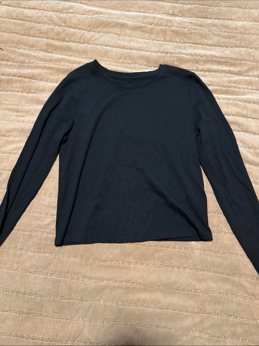 Old Navy Black Long-Sleeve Crewneck Tee